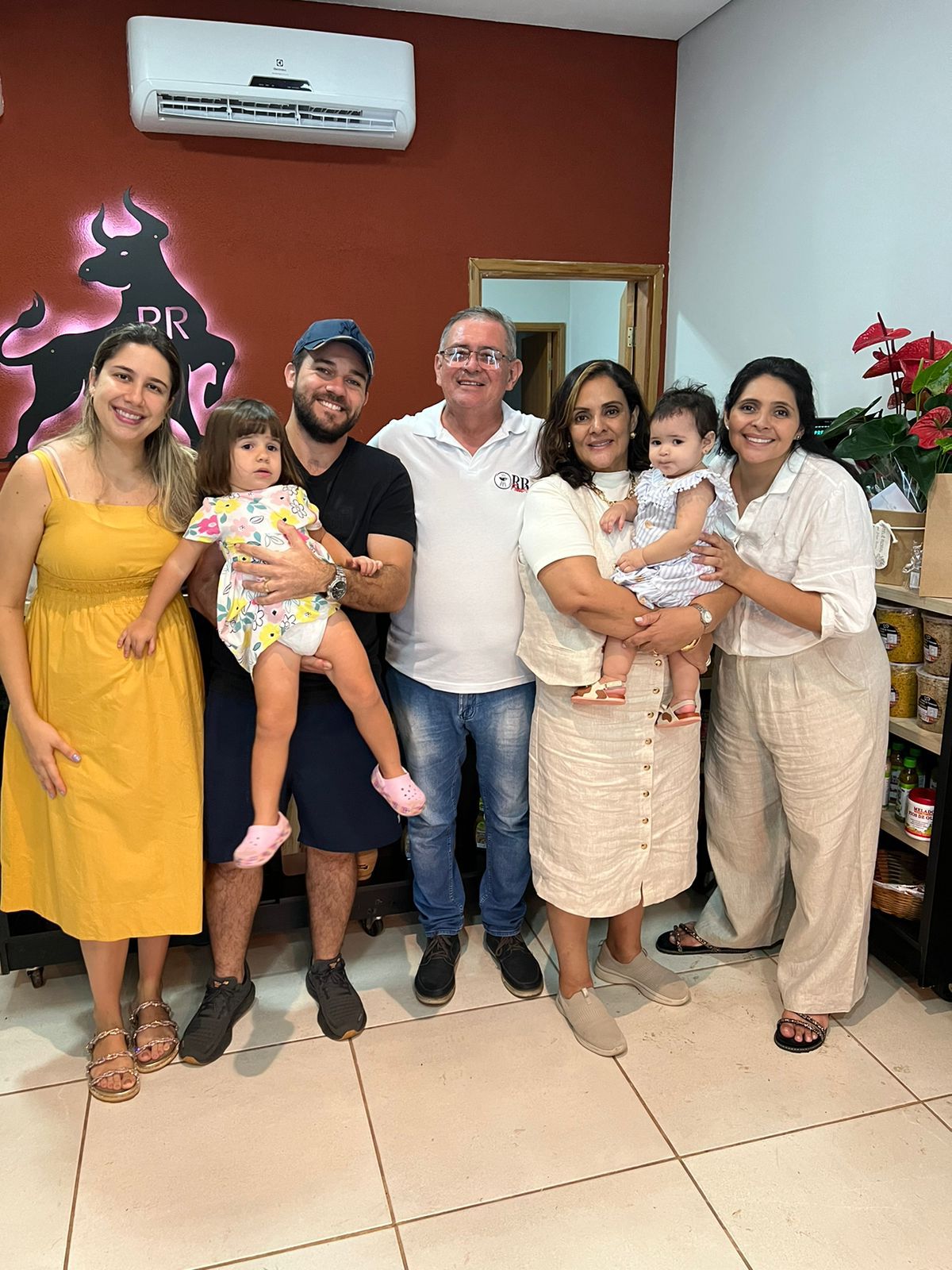 Juliana, Sérgio Pinho Laura