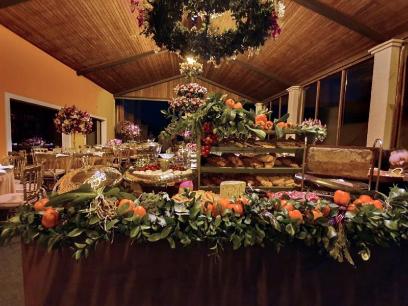 Vários Buffets espalhados para os aperitivos