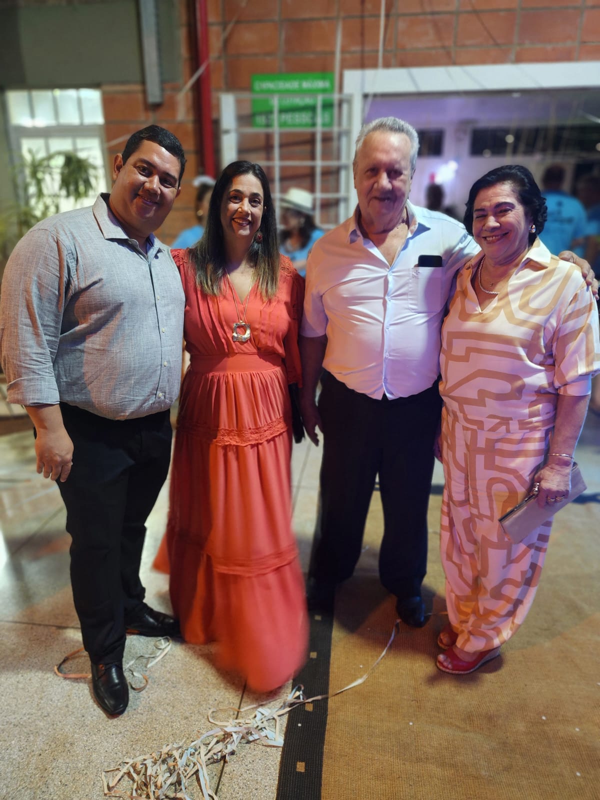 Fernando e Gracieli Gouveia, Cledinei  e Rosa Gouveia