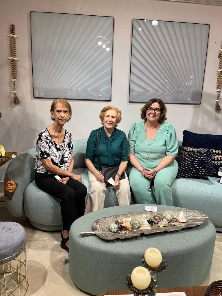 Zezé Tinti, Zezé, Ana Maria Sostena