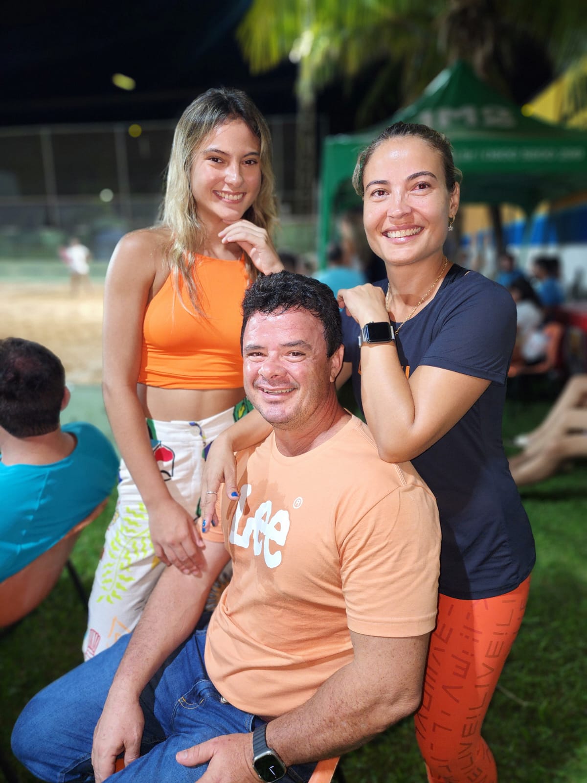 Ana , Flávia  e Anderson Cecilio