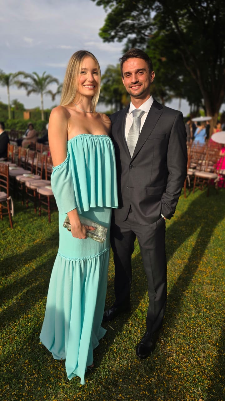 Julia  Ballan  e Gustavo  Junqueira Pimenta