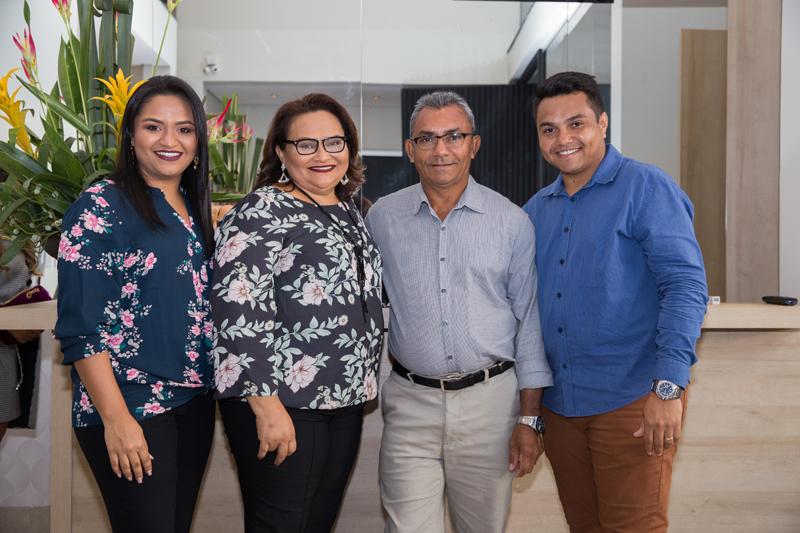 Francisca e família: a filha Nayara, o marido Edvar e filho Paulo