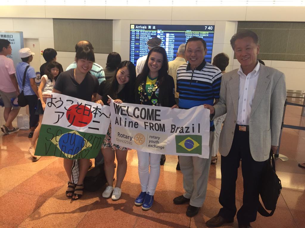 Com a primeira família que a hospedou no Japão