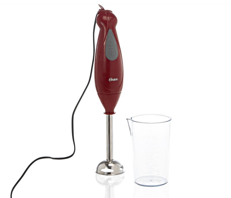 Mixer Tramontina by Breville possui alta potência e acabamento premium, com proteção de silicone nas pontas, podendo usar direto em panelas e recipientes de diversos acabamentos, como antiaderentes e cerâmica, sem perigo de riscar. Possui acessórios que diversificam o seu uso, como o fuê e copo processador. Possui pega ergonômica, menor sucção dos alimentos e controle ajustável de velocidade, além de lâminas resistentes para triturar gelo.