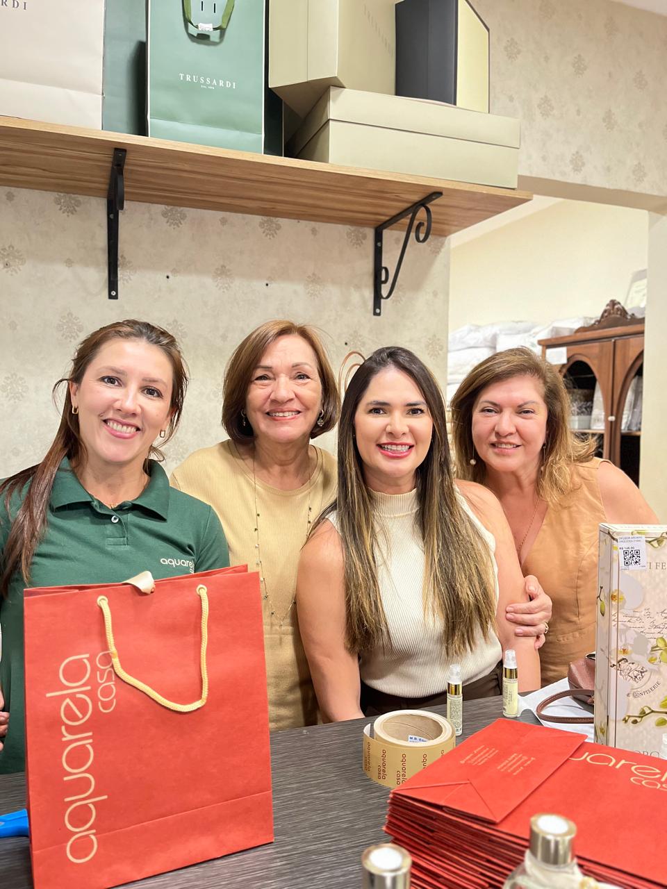 Marina, Edneia Parada, Nayara Peres, Rosangela Peres