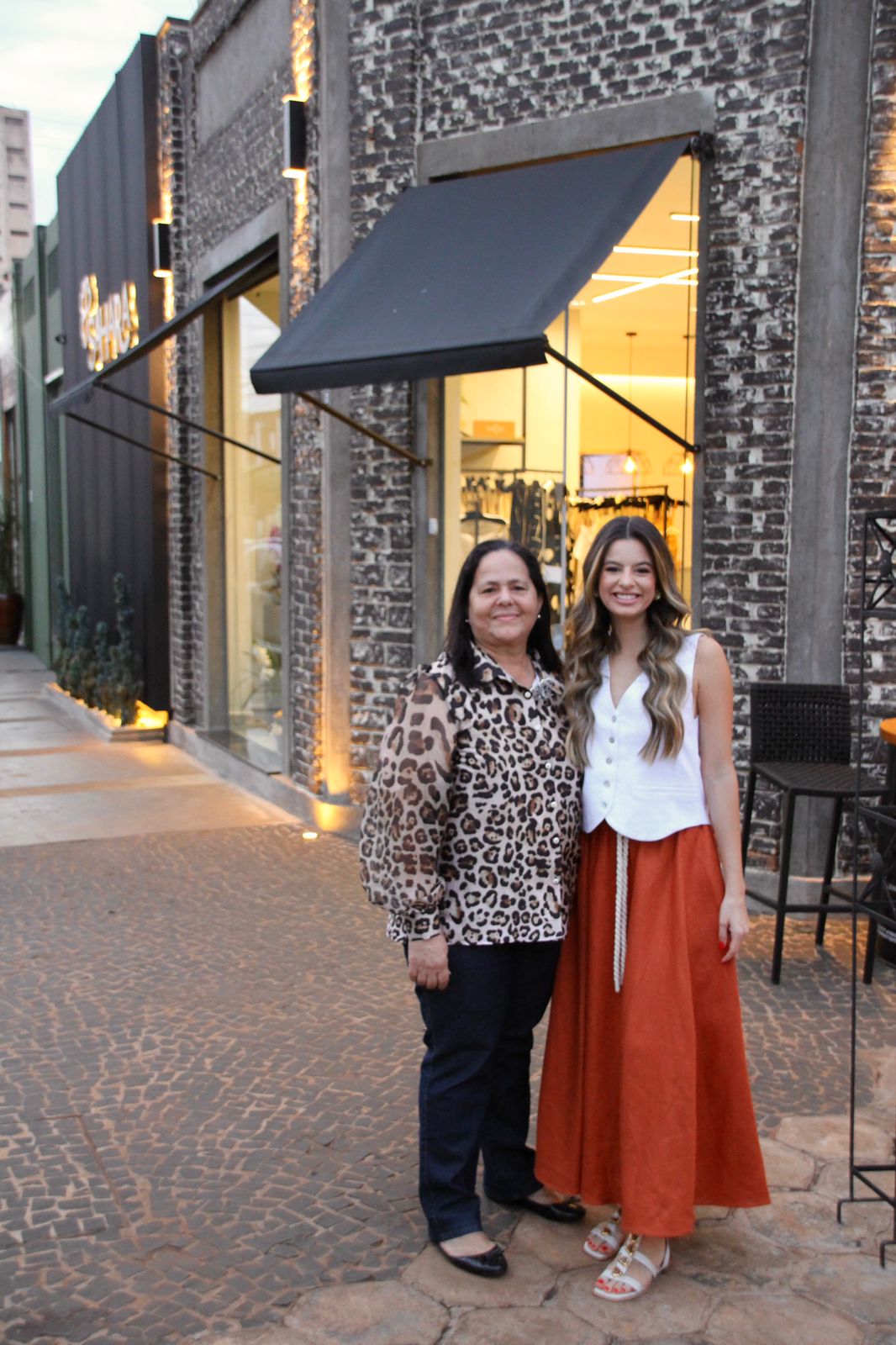 Sônia Furtado, Sarah Vicente