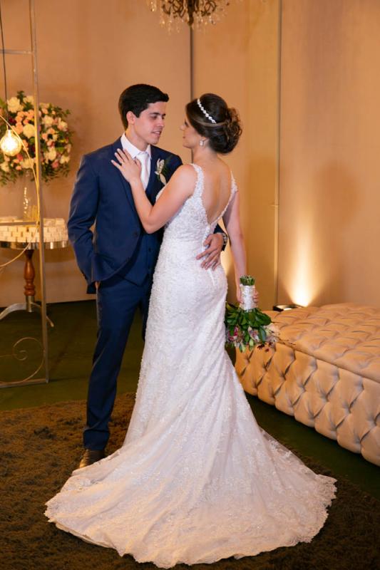 O vestido lindo confeccionado especialmente por Lourdes e Dita