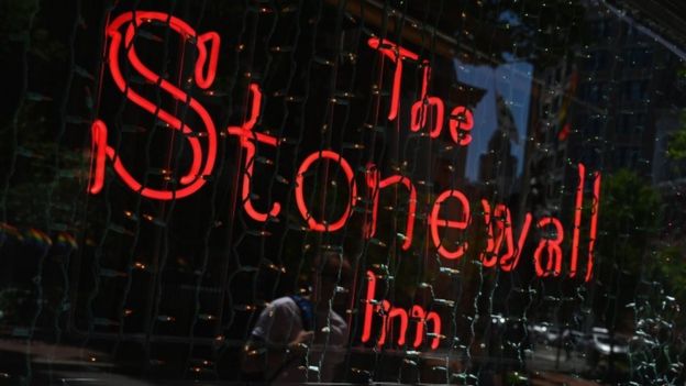 Em 2015, o bar Stonewall Inn foi declarado monumento histórico de Nova York; em 2016, tornou-se o primeiro monumento nacional aos direitos dos LGBT nos EUA. Foto: AFP.