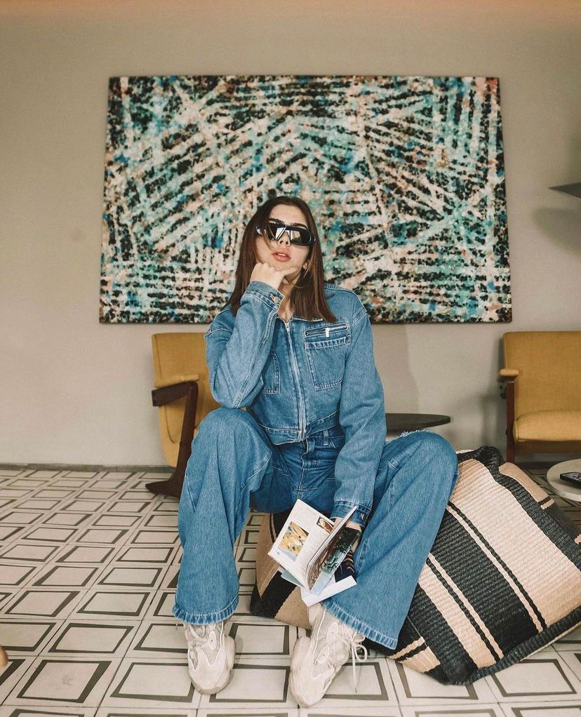 Jaqueta jeans e calça jeans