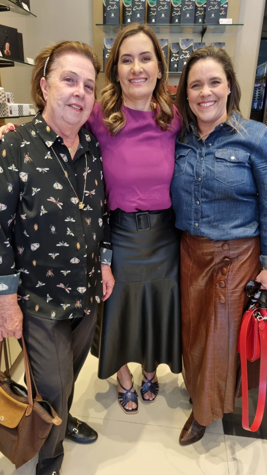 Ivana Junqueira, Silvia, Carol Diniz