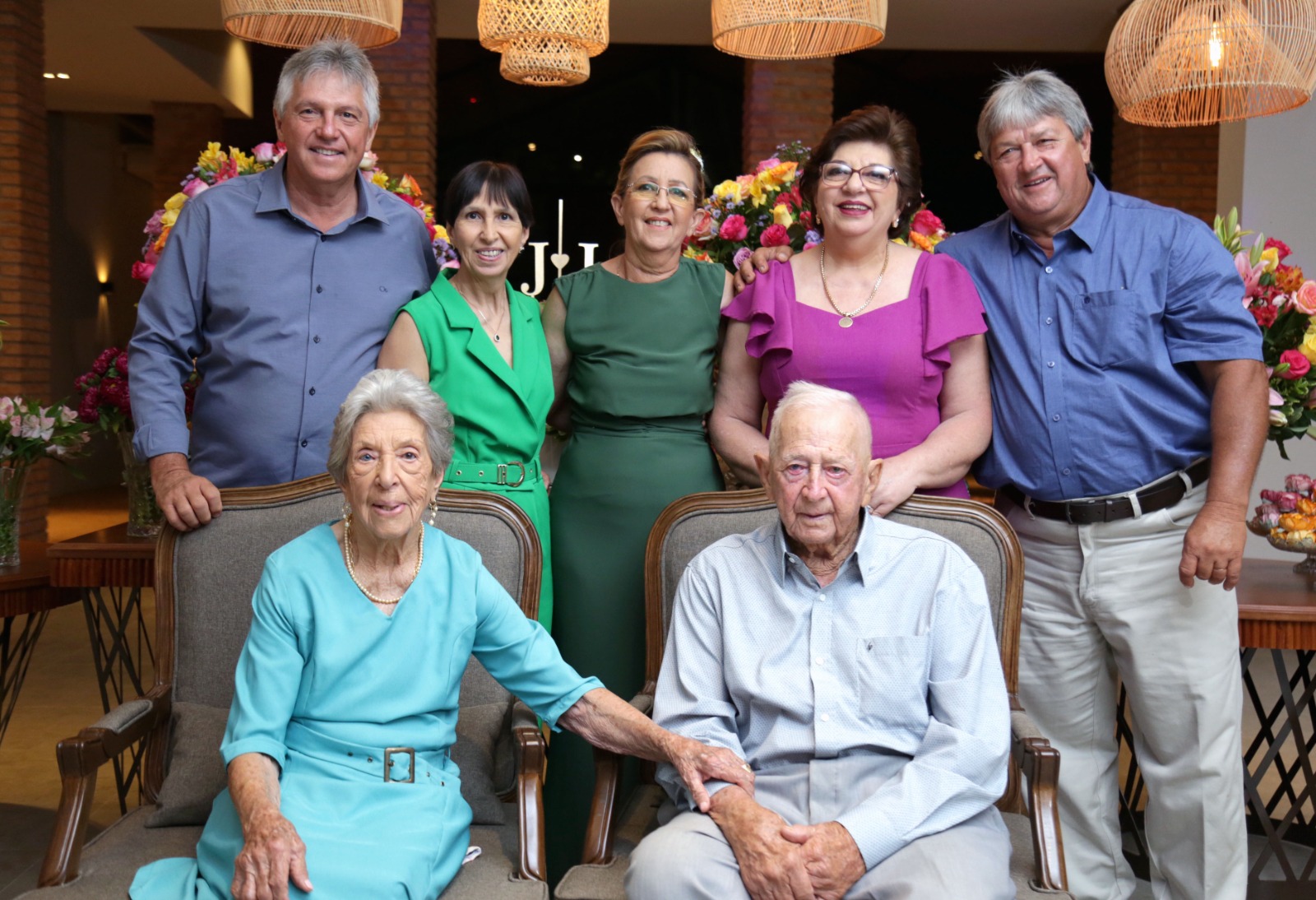 Com os filhos: João, Ângela, Maria Lúcia, Cida e Darci