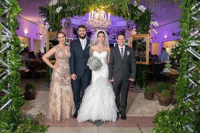 Jaqueline Estétele Massuco Pereira e Alexandre Guanini Pereira