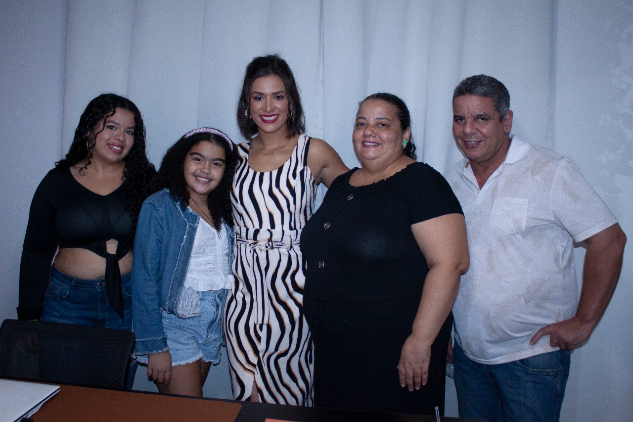 Maria Eduarda, Sophia, Eliane e Emerson Oliveira