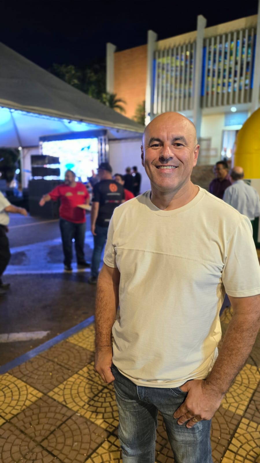 Ademar  Barbosa  Júnior