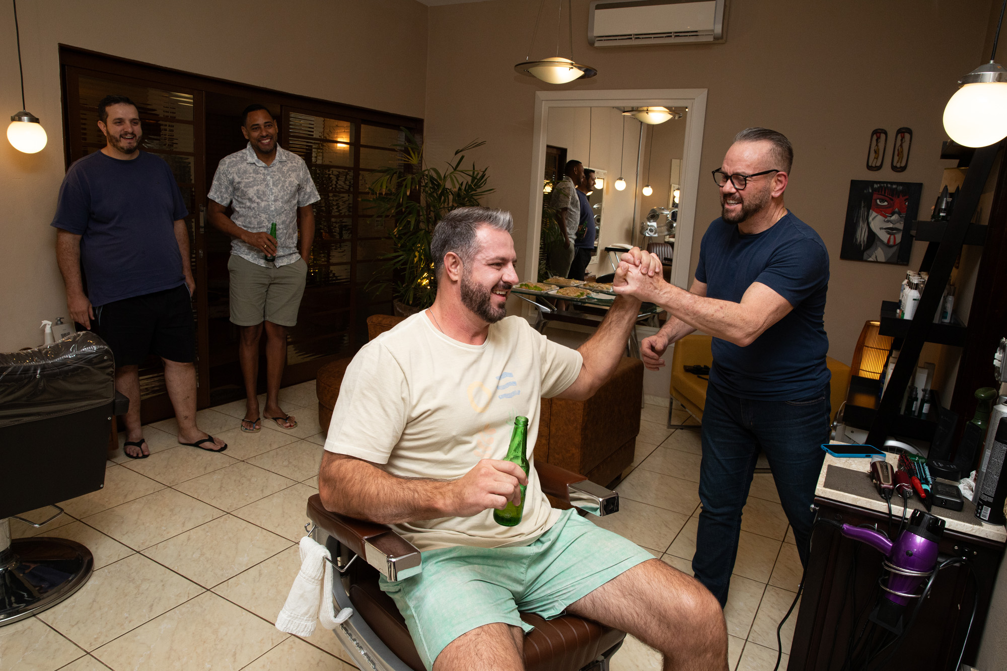 Com o irmão Marcelo Palari e o amigo de infância Daniel da Silva Pedro