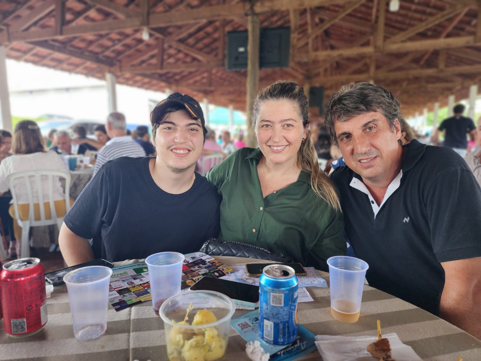 João,  Daniela  e Rogério  Mendonça