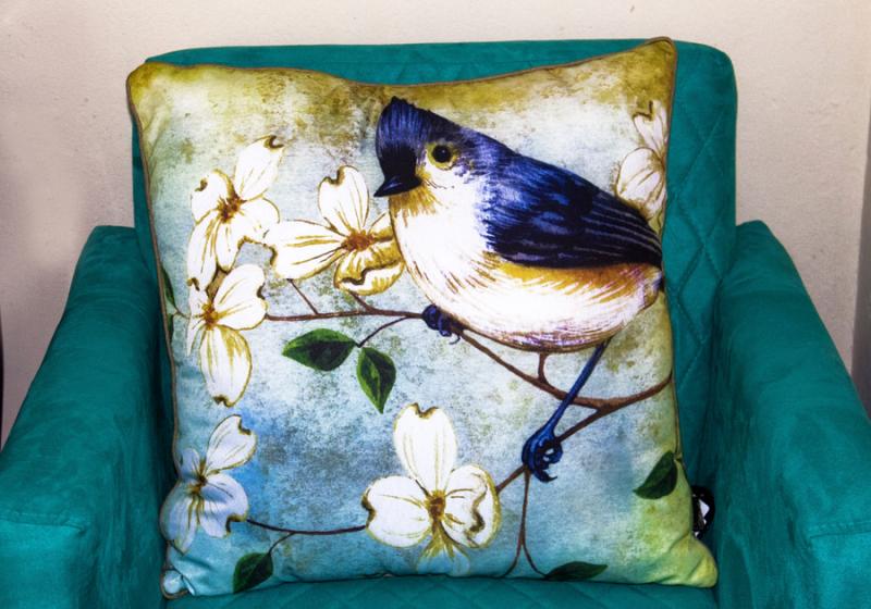 Sua mãe vai amar receber um conjunto destas almofadas que deixam a sala com um ar totalmente novo e aconchegante