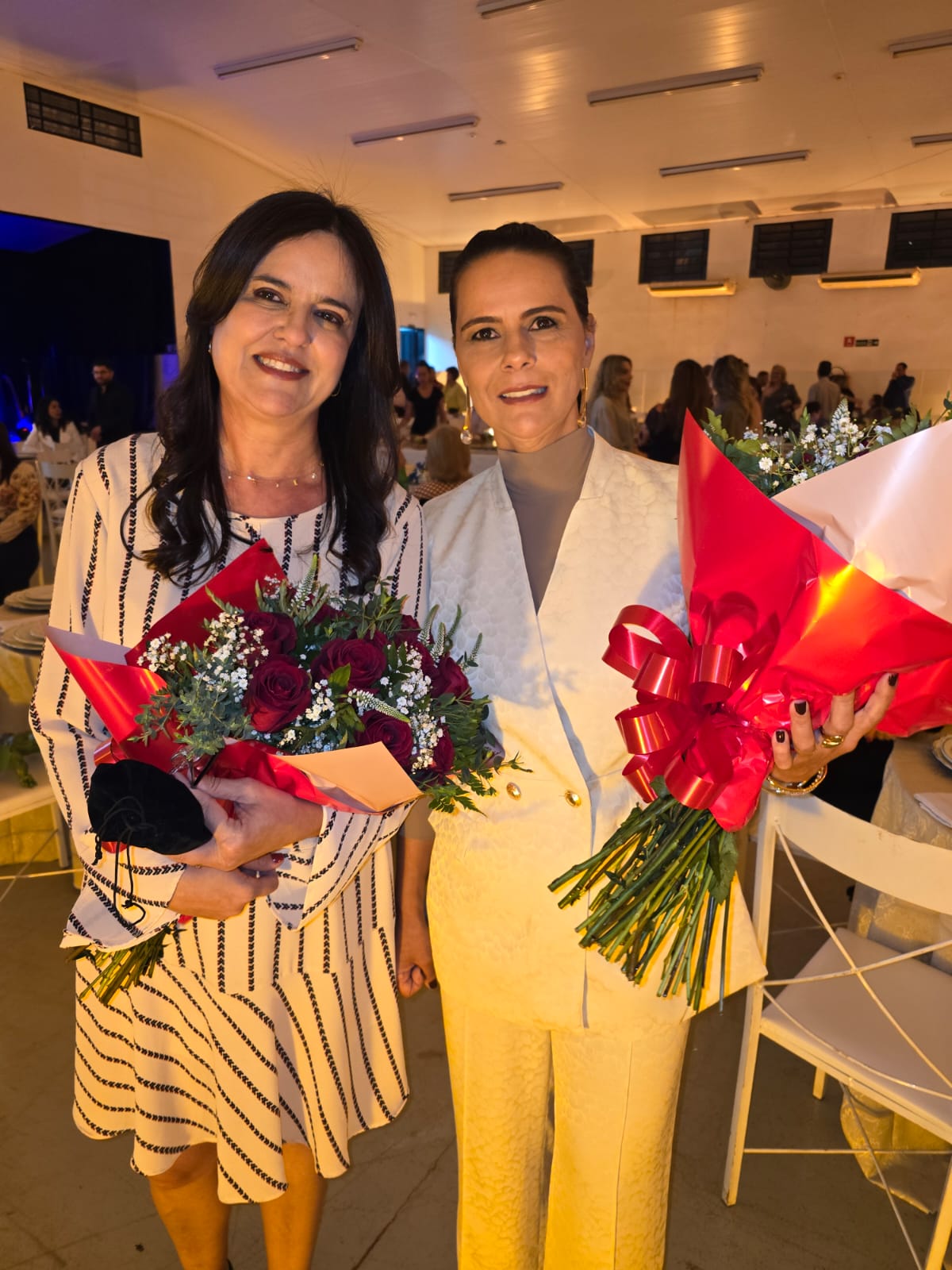 Giane Longo, Rosimeire Bonifácio de Oliveira, esposas dos Veneráveis Mestres.