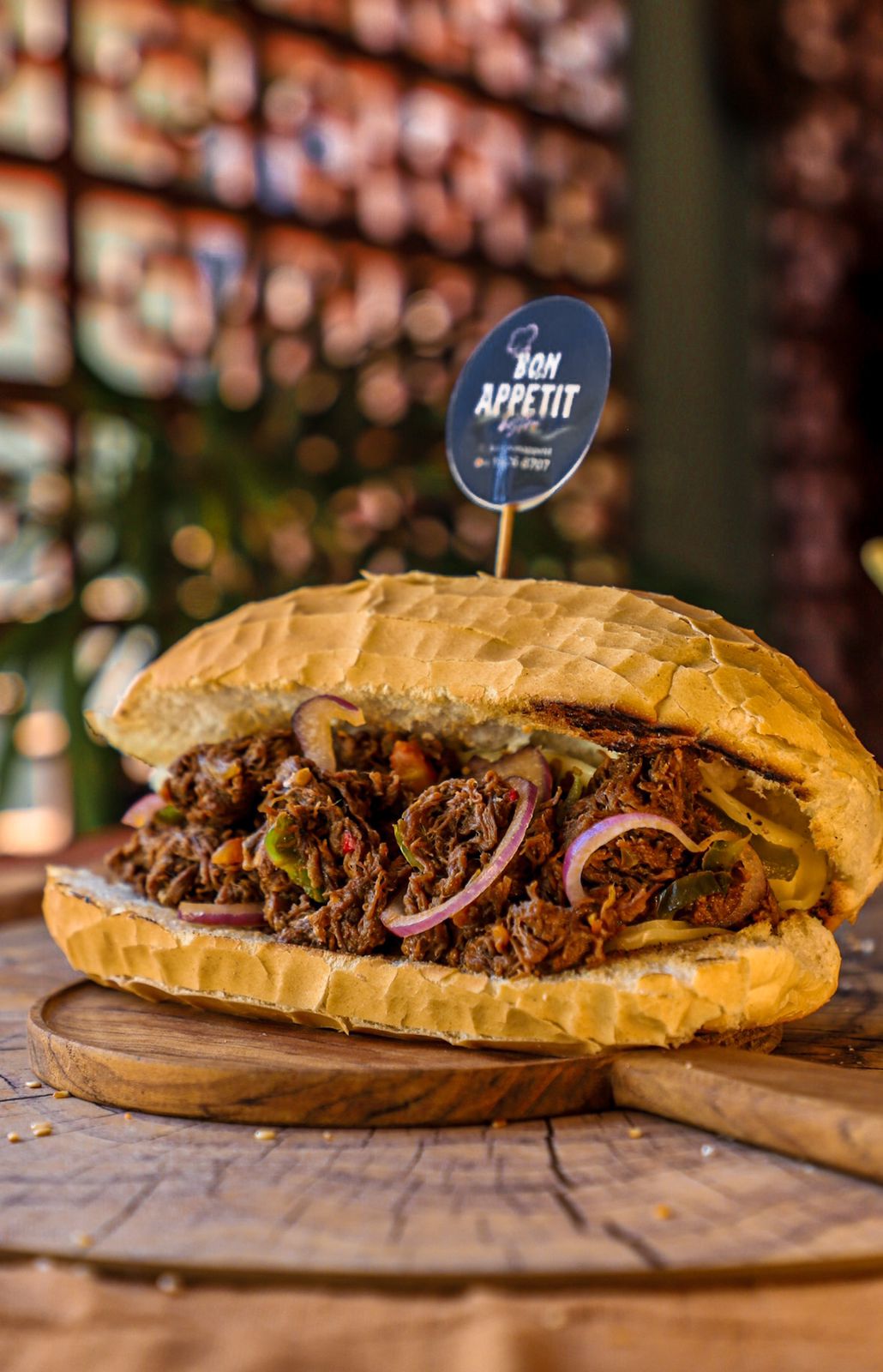 Spécial (Carne e queijo com carne louca desfiada)