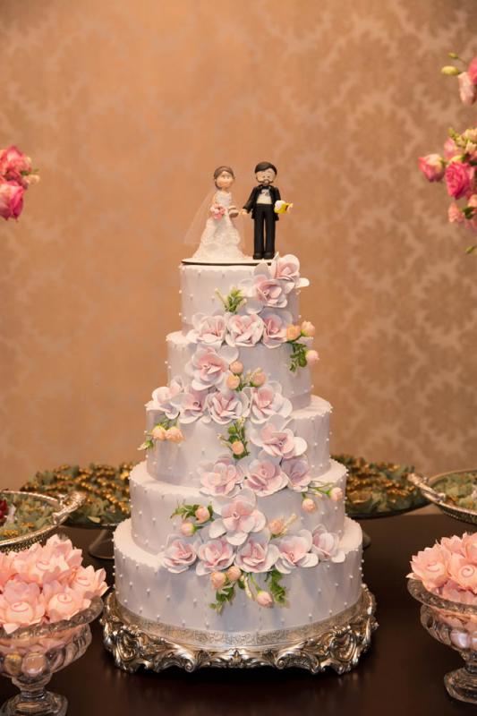 Delicadeza define o bolo escolhido e encomendado com Gi Bolos Cenográficos