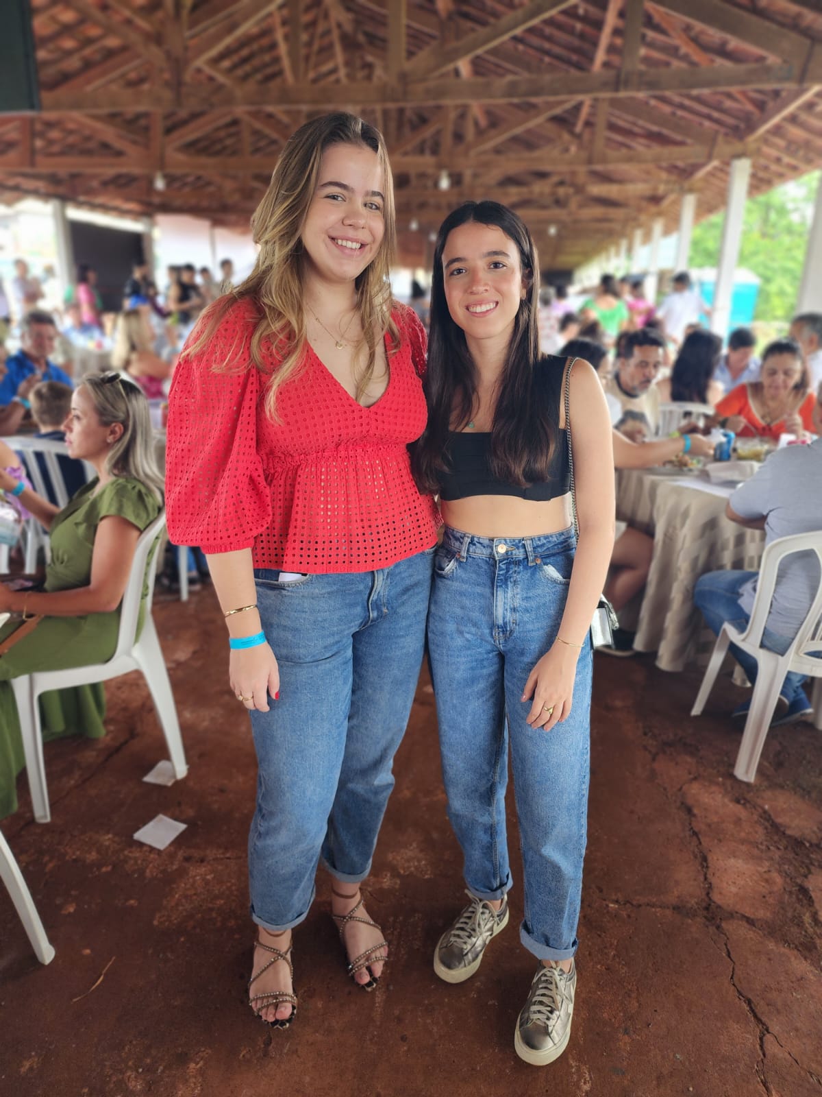 Ana Luiza  Franco  Alves,  Isabela  Souza  Ferreira