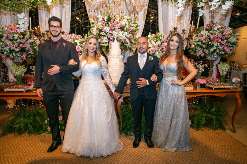 Pedro Ferreira e Luciana Cristina Esteves Garcia