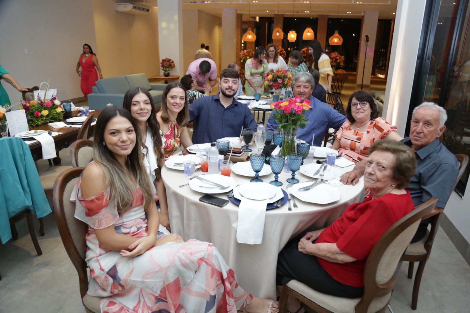 Darci, Luciana, José Pastor, Ana Vogt, João e amigas