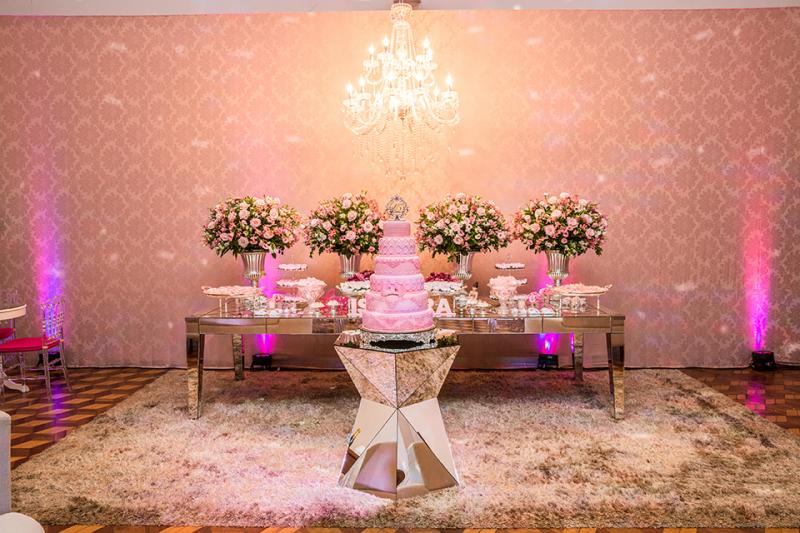 Cenário lindo para o bolo