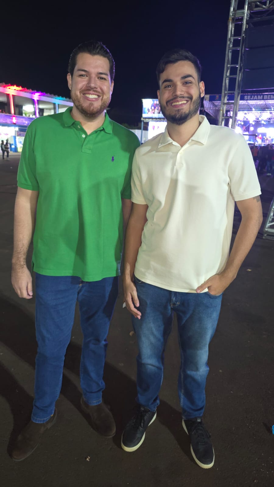 Walter Martins Junior, Gustavo  Martins