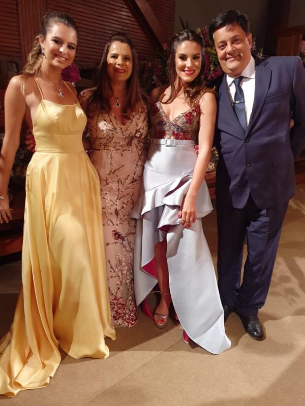 Sarah, Cláudia, Júlia e João Batista Costa Figueiredo Vicente