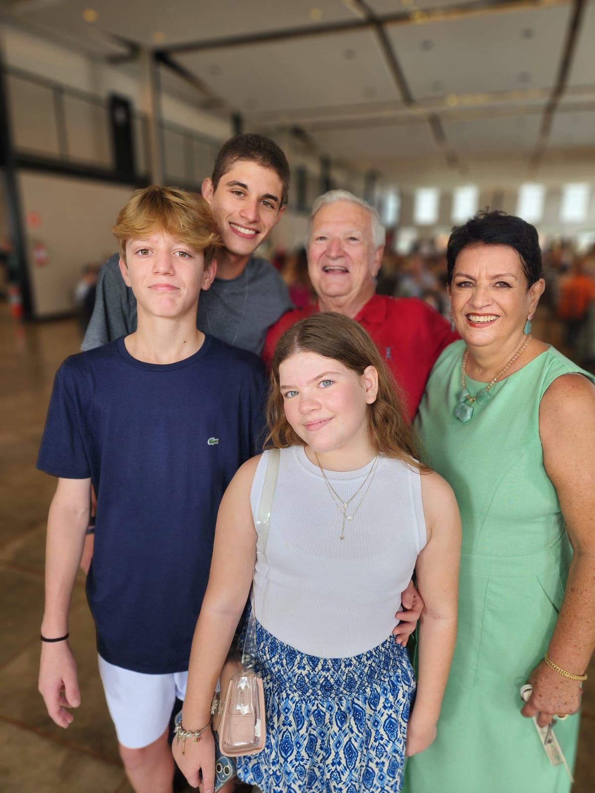 Nicinha e Carlos Henrique Basagli  com os netos, Mariana, Felipe  e João