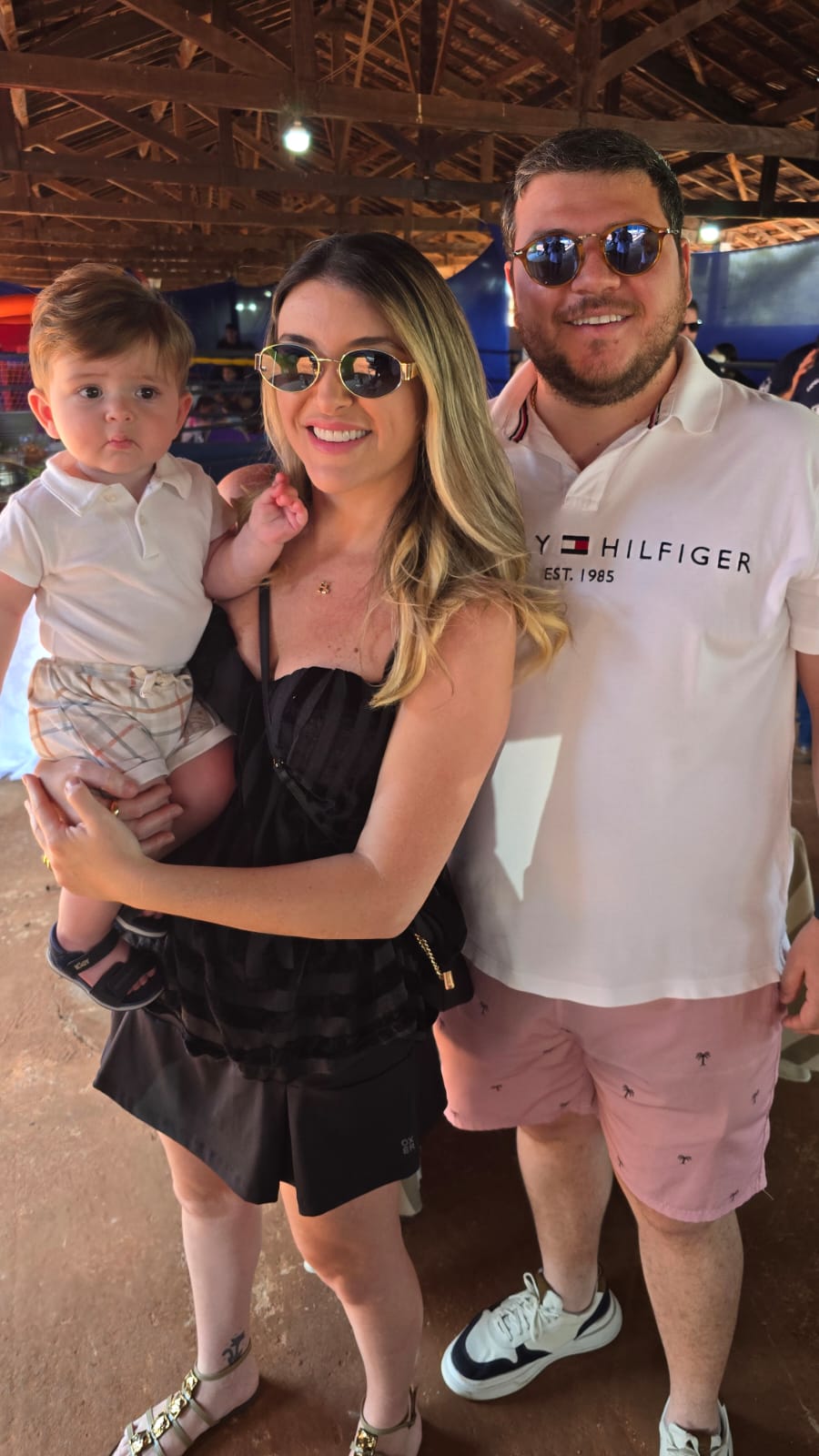 Theo, Helena Fausta e Arthur Melon