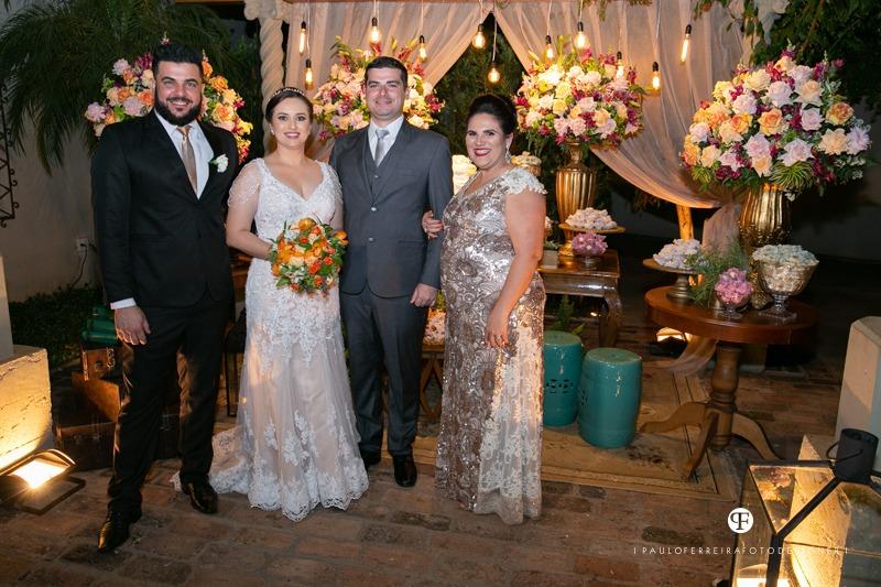 Elimichael e Carolina Honório