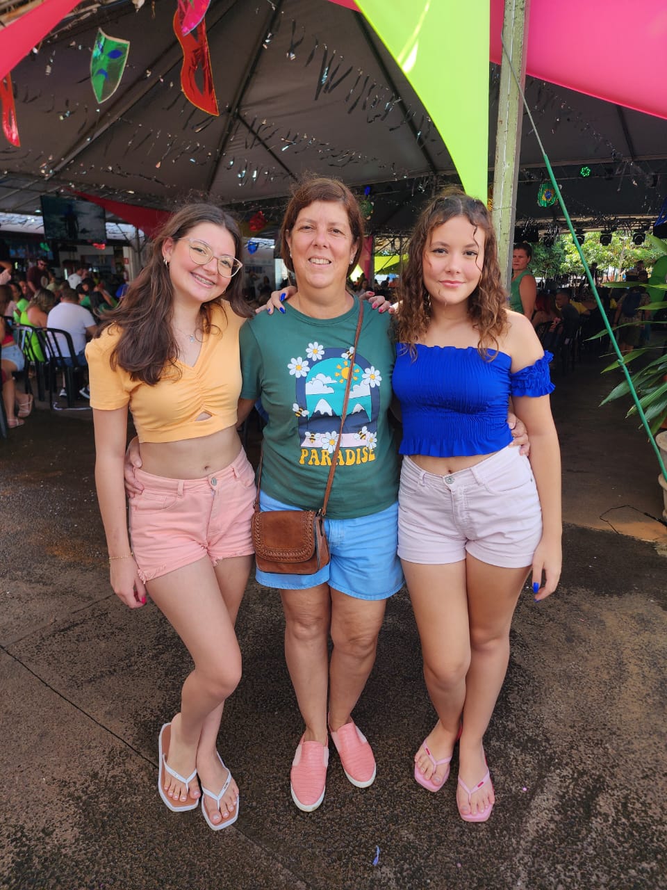 Maria Júlia, Karoline e Maristela  Baptistussi  Ferreira