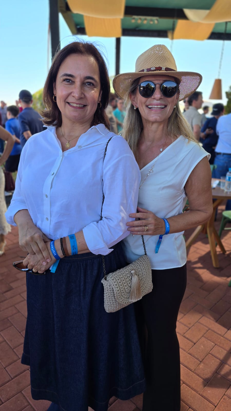 Silvia  Junqueira, Cláudia  Pimenta