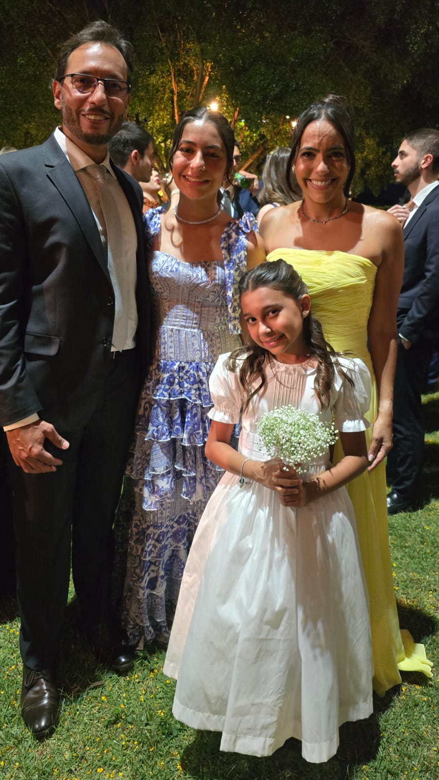 Olivia, Lara, Luíza Helena e Ronaldinho  Valentini