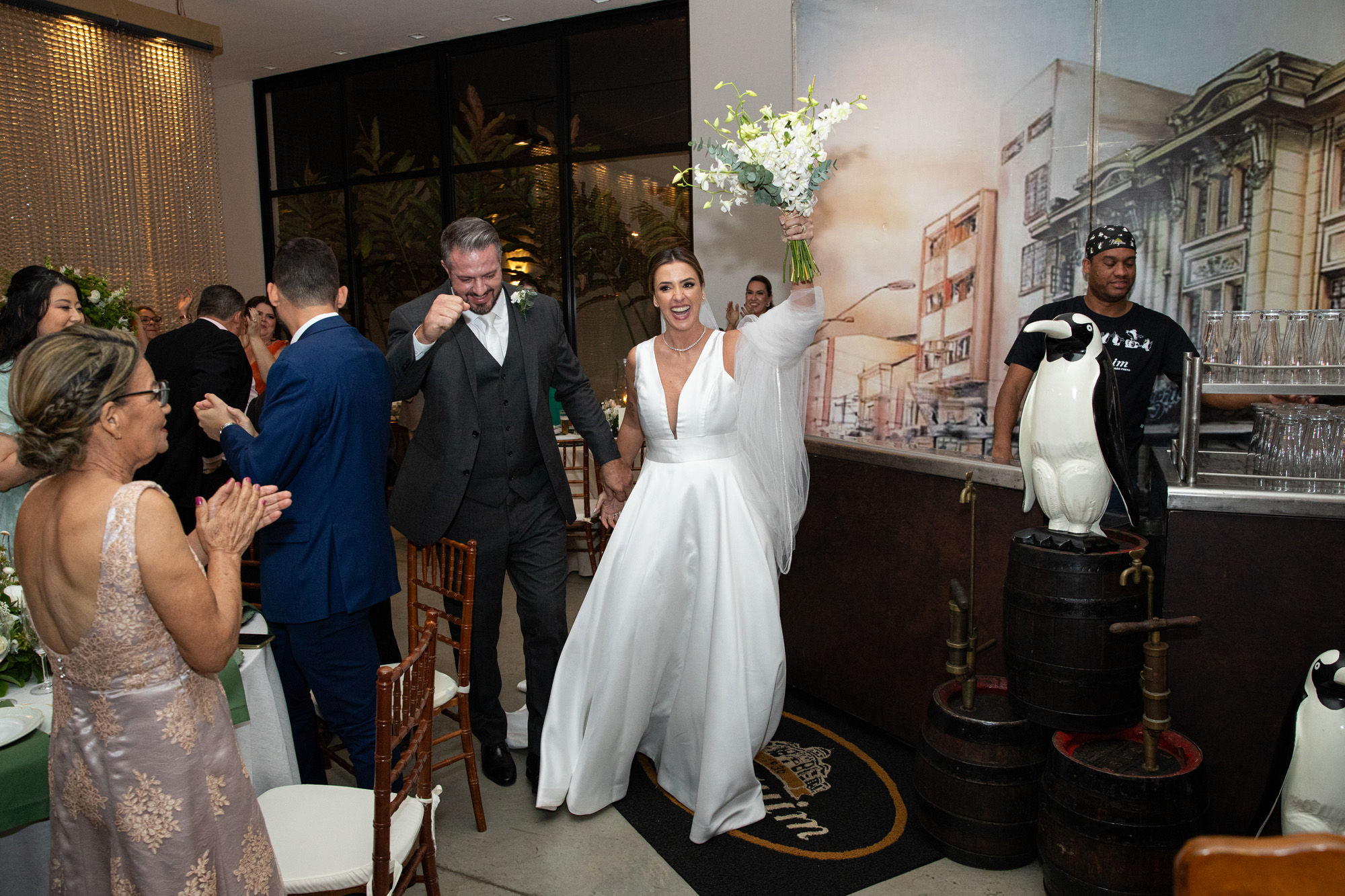 ... os noivos puderam curtir ao lado dos convidados...