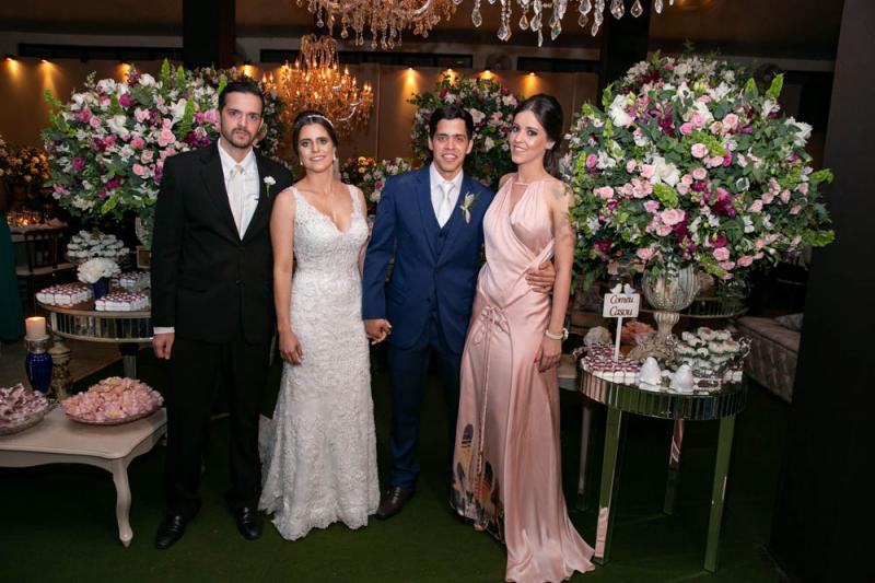 Alexandre Junqueira Keller e Vitória Menezes Keller