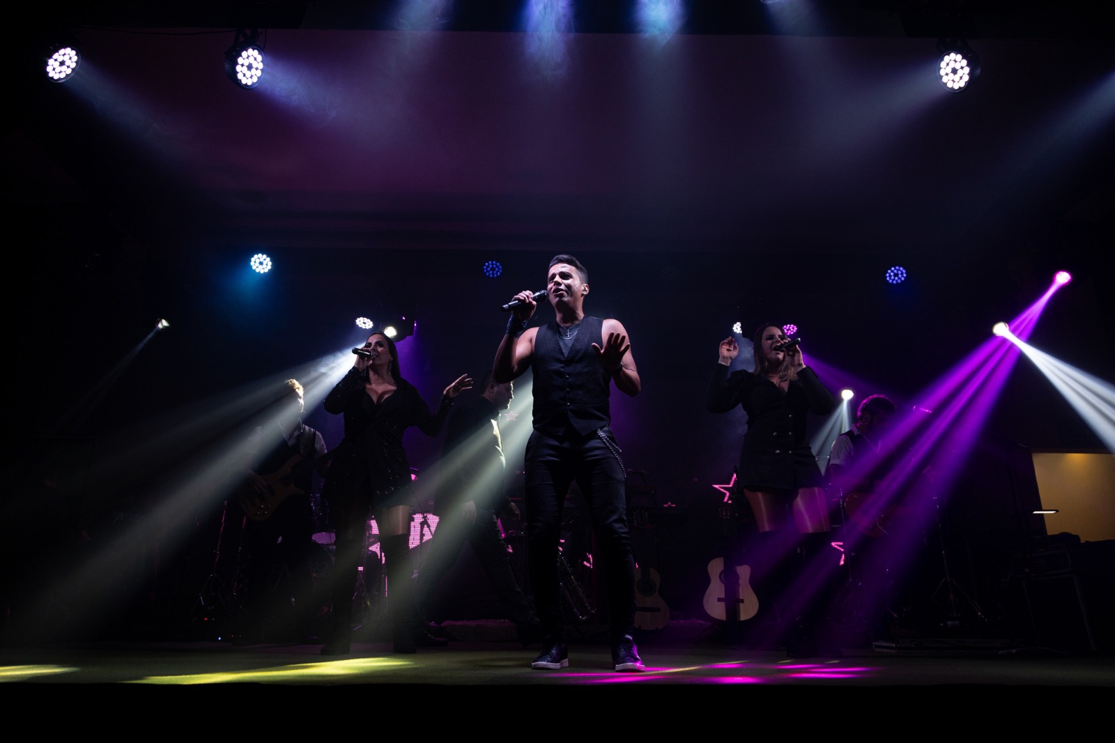 Quem animou a festa foi a banda Conexão Nacional...