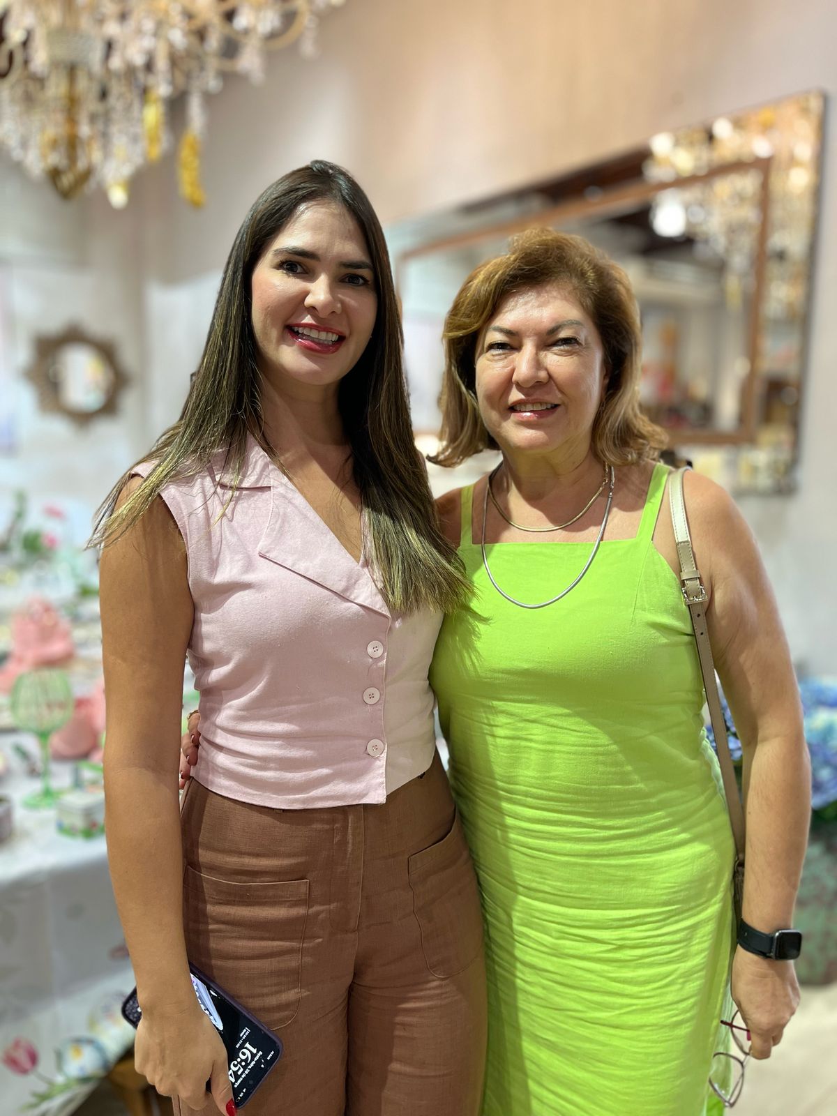 Nayara Peres, Rosângela Peres