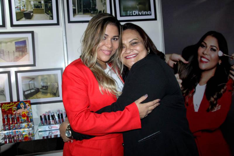Carol e Francisca Cunha (Stand Divine)