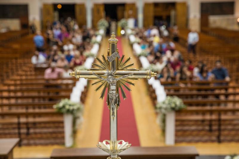 Enquanto os convidados chegavam na Igreja Matriz...