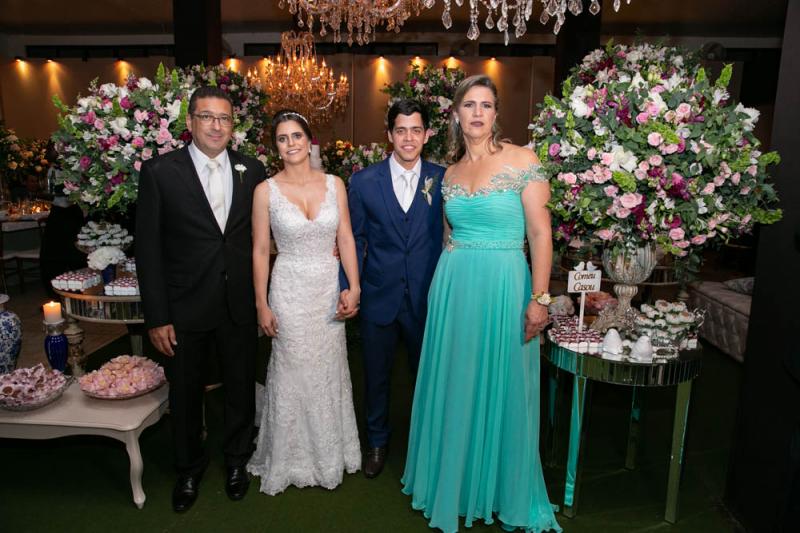 Sandro Bonadio e Renata Vilela Rosa