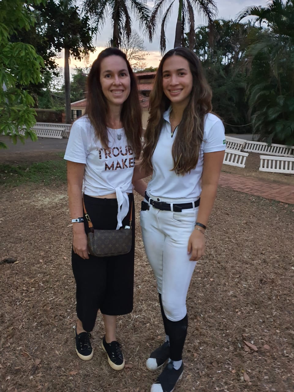 Susana  e Victória  Mendonça