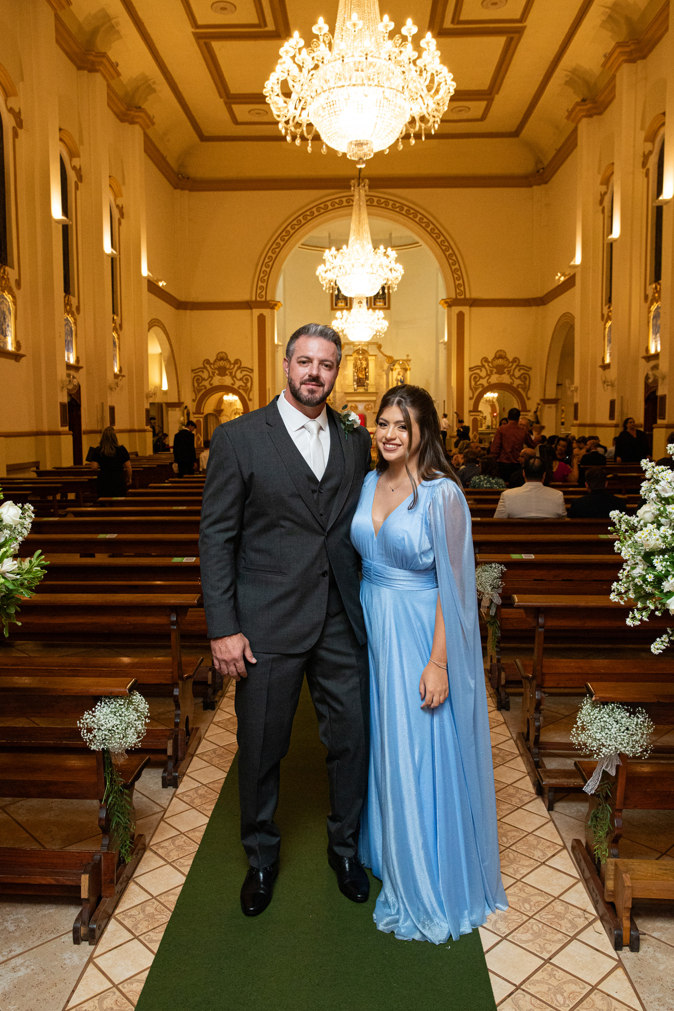 Já na Igraja, com a filha Manuela Palari