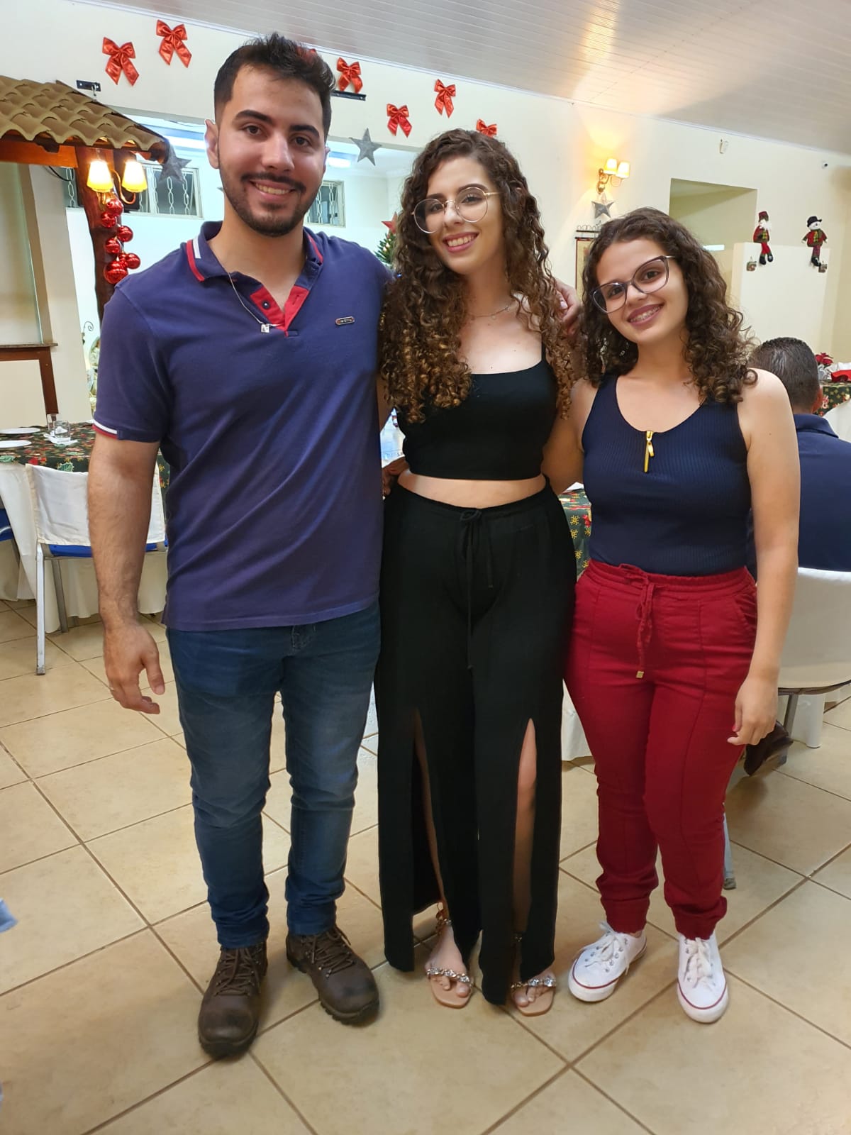 William Torres de Almeida, Karina e Kamila Da Silva Guedes