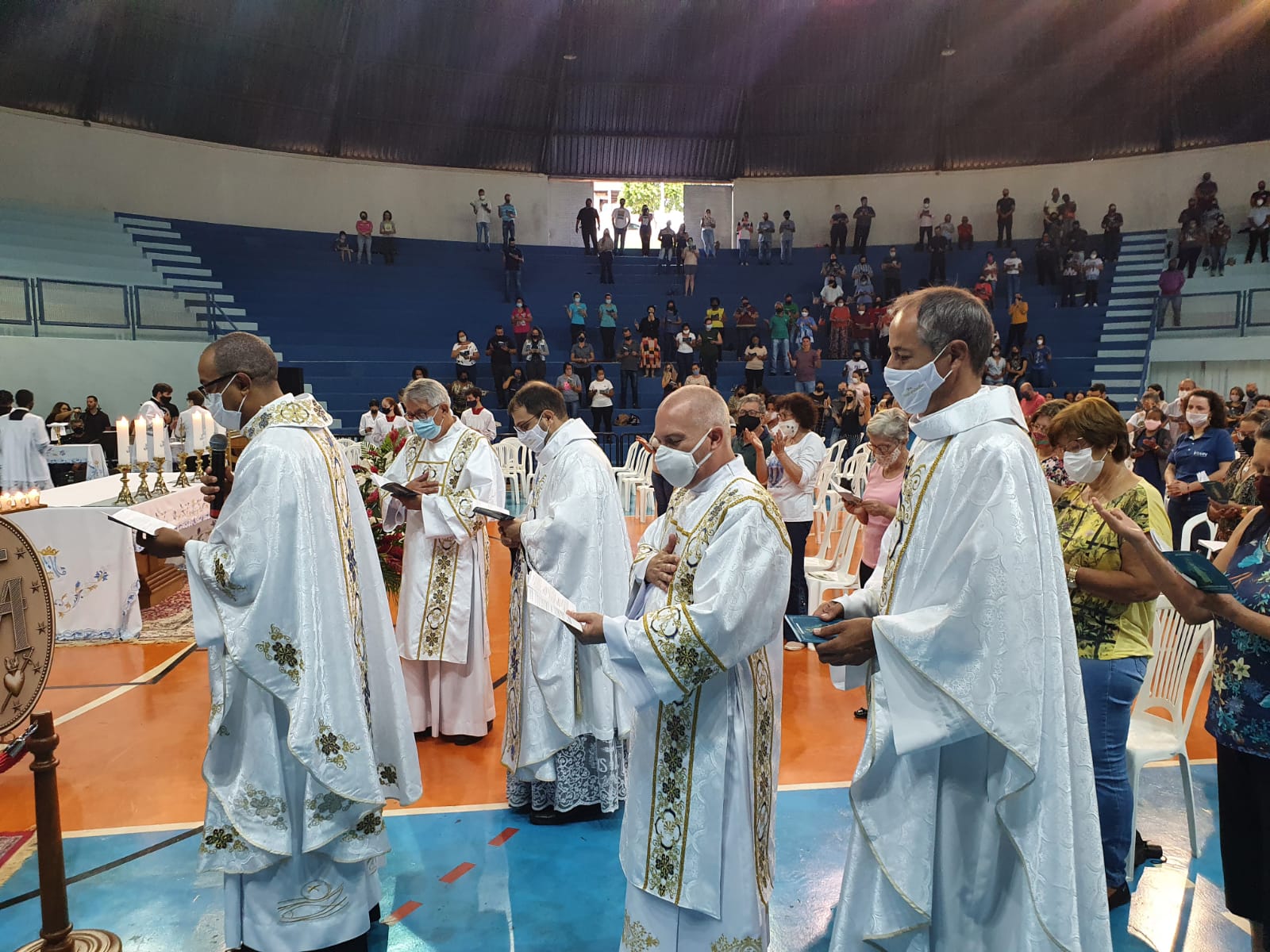 Após 70 anos, Padre celebra o primeiro dia de novena, às 5h30 de hoje (18)