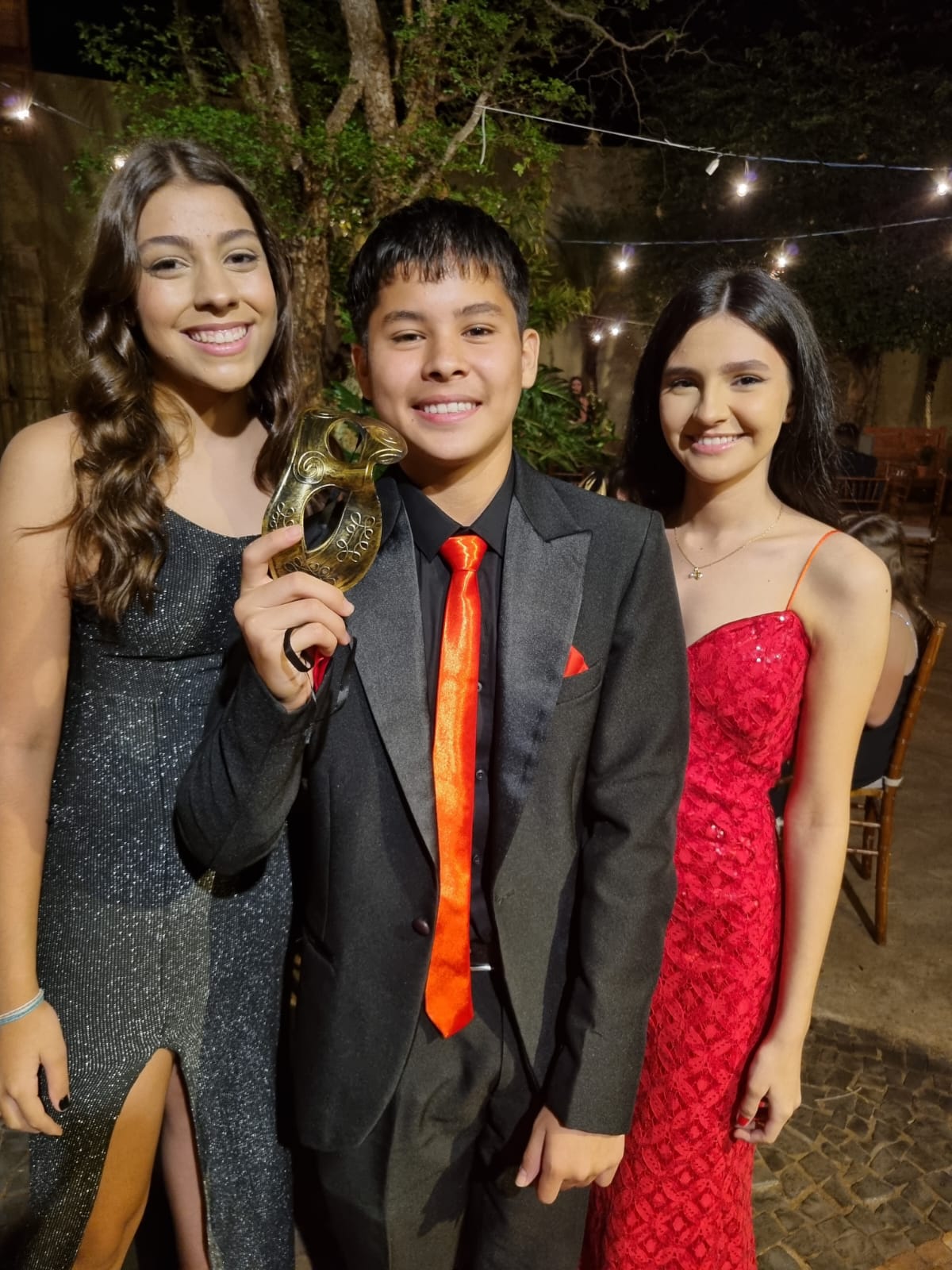 Ana Vitória Canova, Gabriel Tanaka Santos, Sarah Badran Barbosa