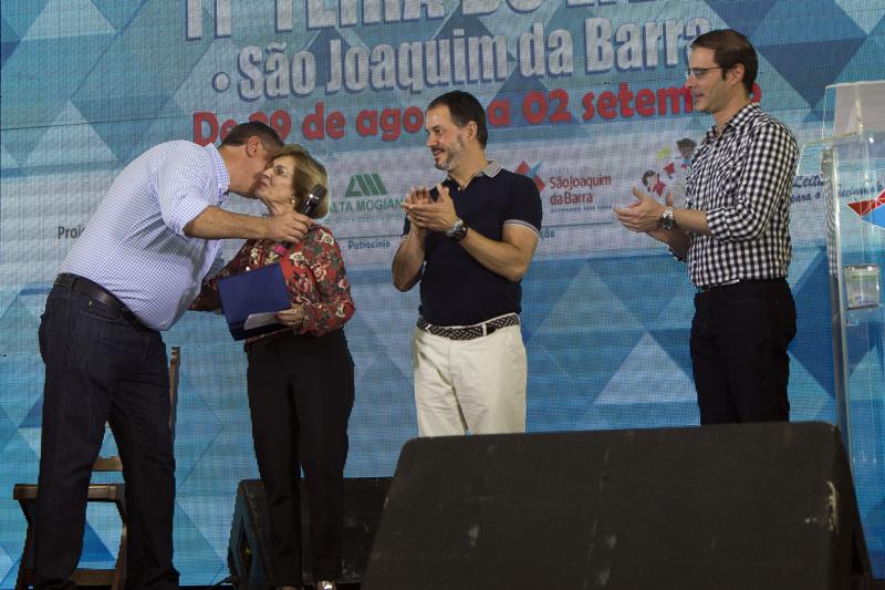 Homenagem à professora Maria Solange Consoni Ferrero Marteleto